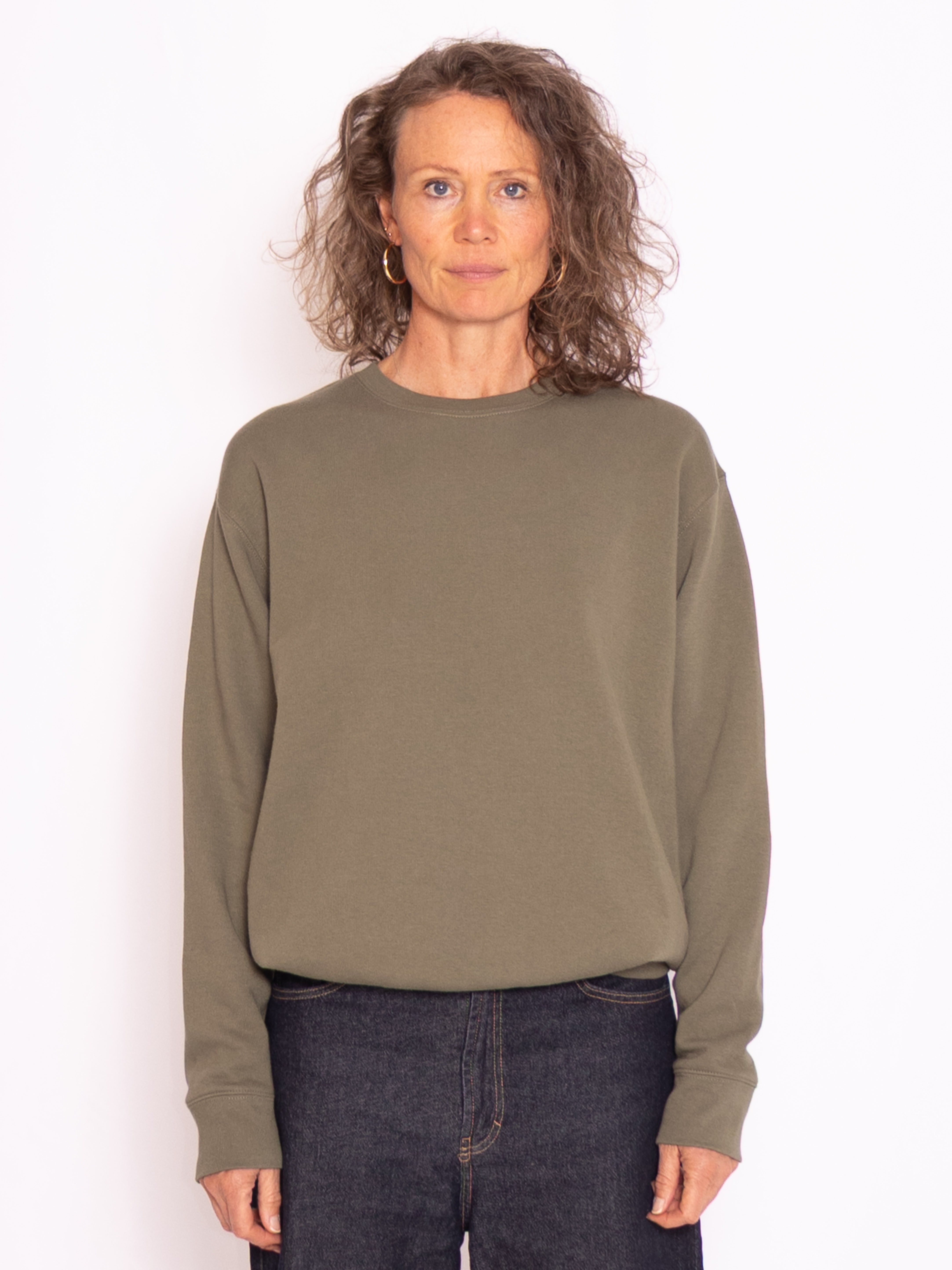 alt text | olivengrøn | 181 | M | dame